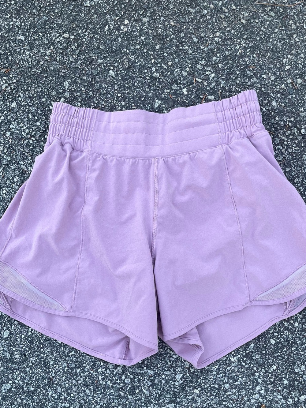 Lululemon shorts women’s 4 mauve hotty hot